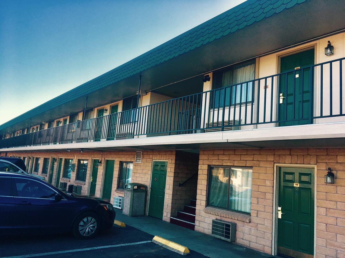 River Inn スーザンビル エクステリア 写真
